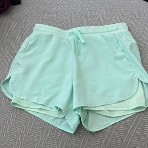 kids all in motion size Large built in shorts underneath super comfortable!